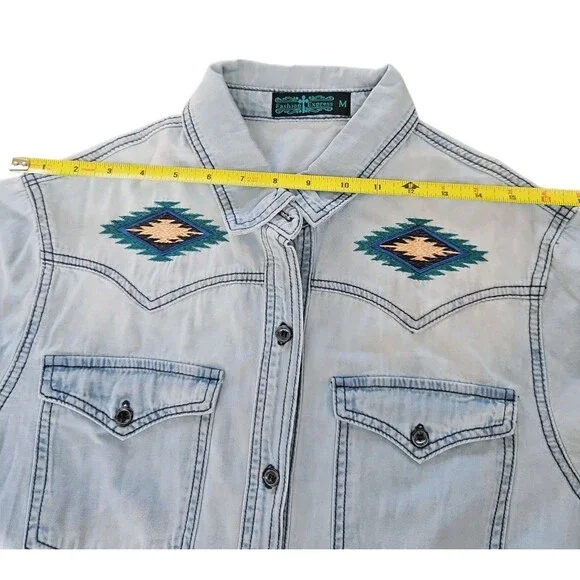 Fashion Express Button Up Denim Shirt With Embroidered Indian Chief Size M - Picture 11 of 12